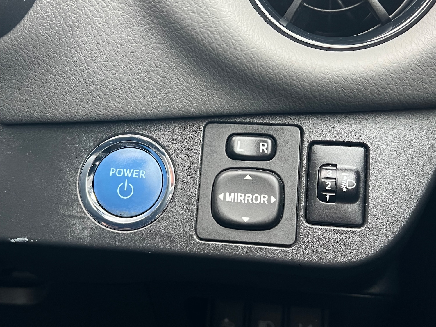 Used Toyota Yaris 2018 for sale - 77641794: Photo 28