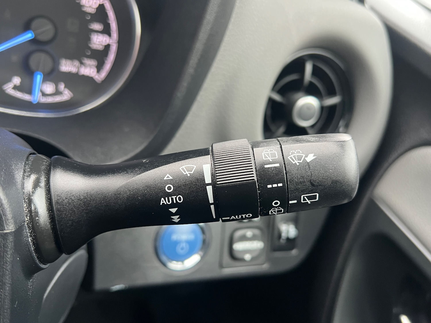 Used Toyota Yaris 2018 for sale - 77641794: Photo 31