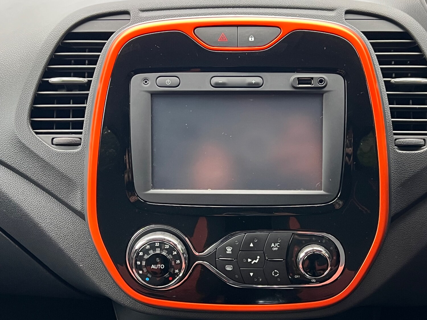 Used Renault Captur 2017 for sale - 76273653: Photo 25