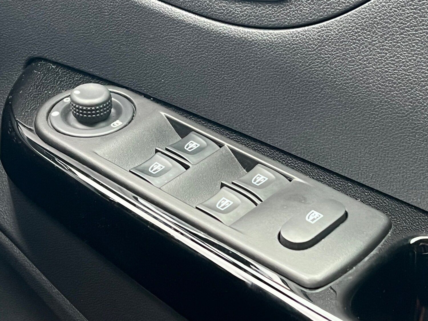 Used Renault Captur 2017 for sale - 76273653: Photo 34