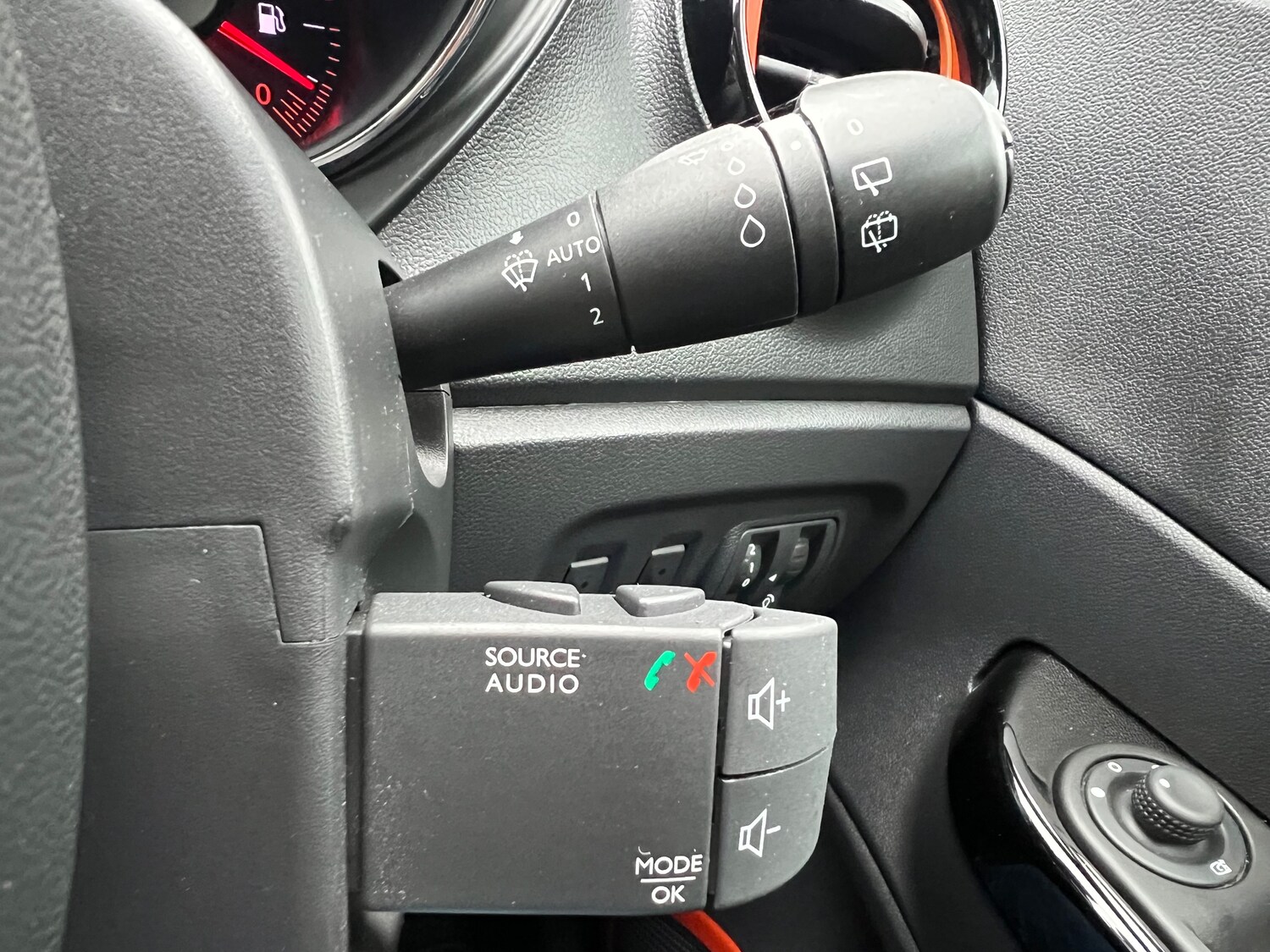 Used Renault Captur 2017 for sale - 76273653: Photo 36