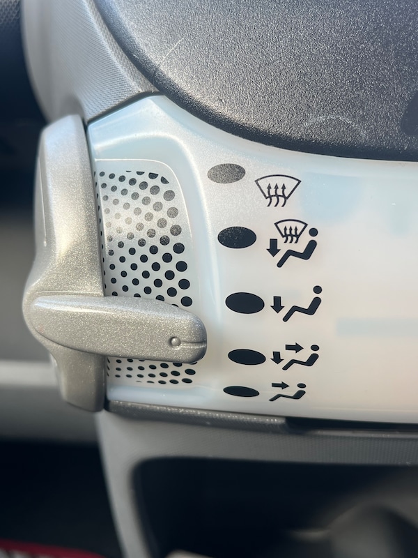 Used Citroen C1 2009 for sale - 75650947: Photo 29