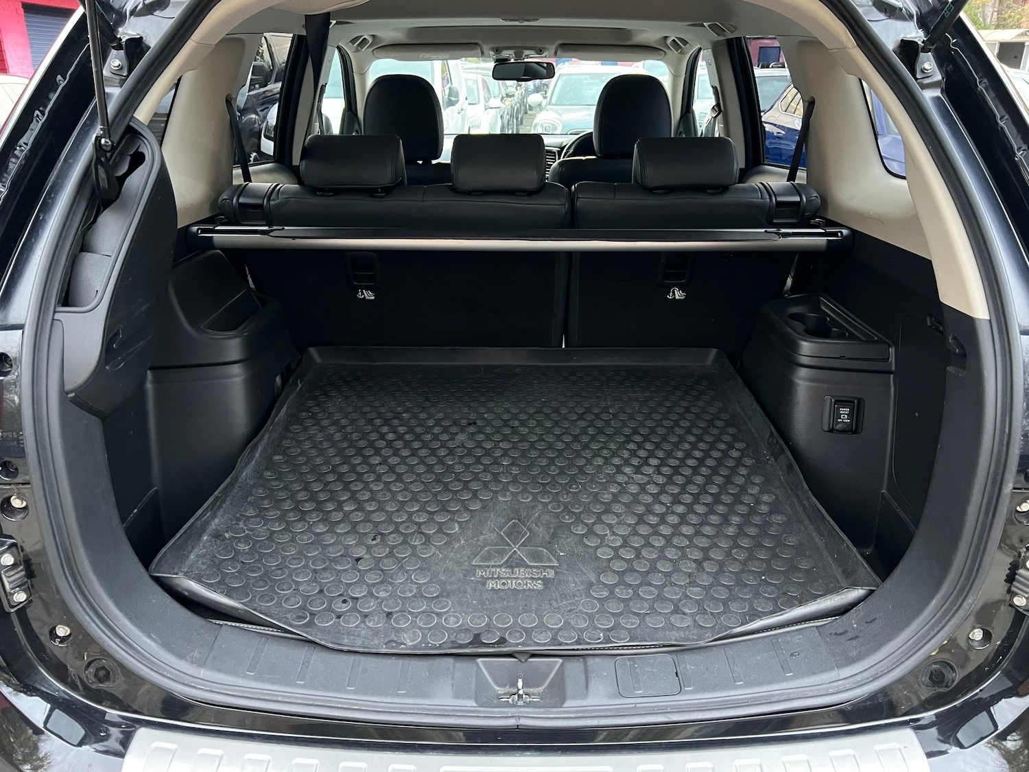 Used Mitsubishi Outlander 2017 for sale - 76480762: Photo 12