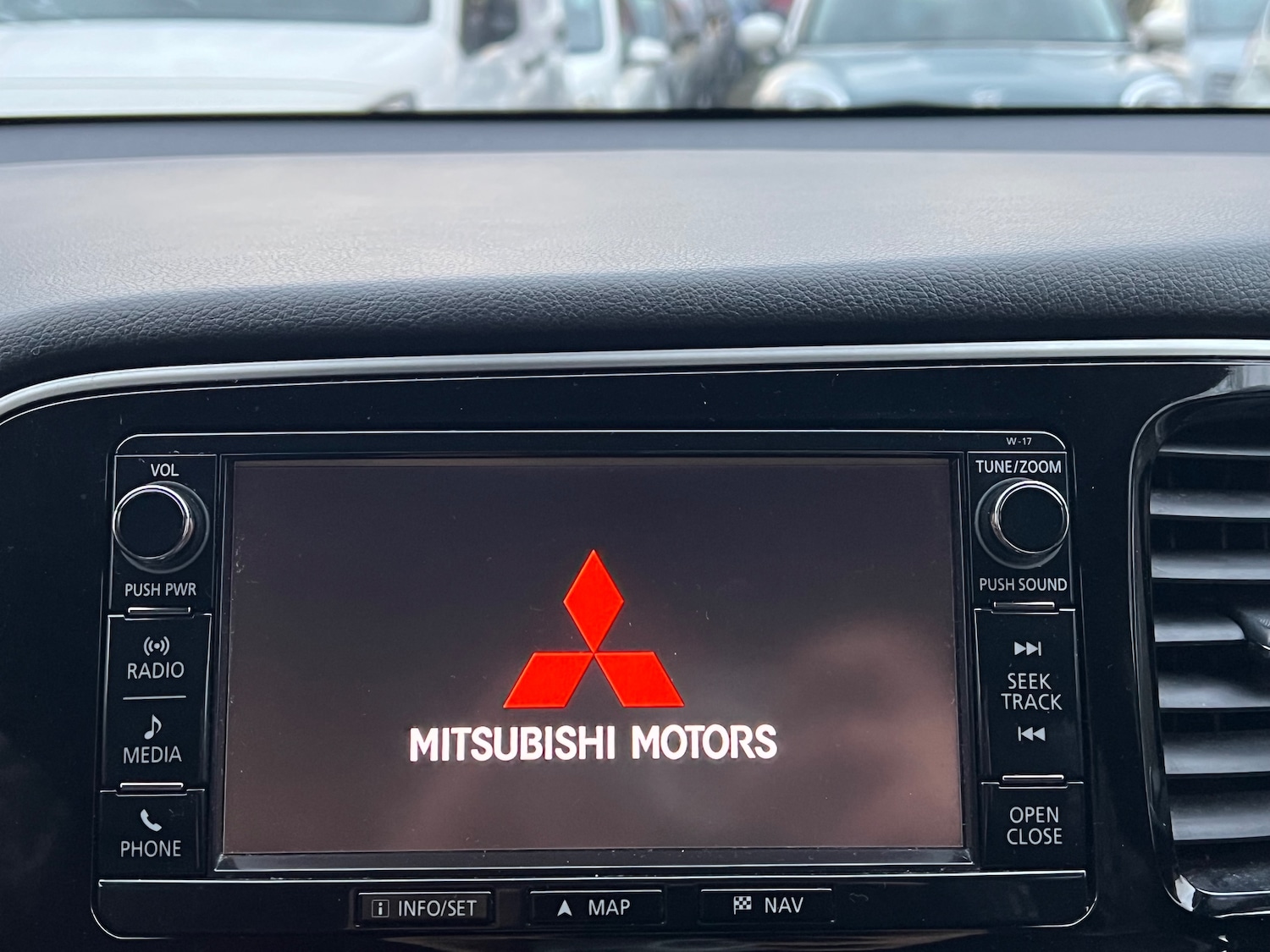 Used Mitsubishi Outlander 2017 for sale - 76480762: Photo 26