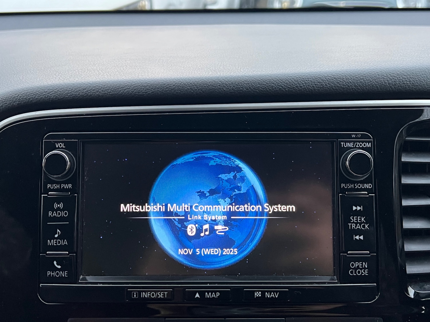 Used Mitsubishi Outlander 2017 for sale - 76480762: Photo 27