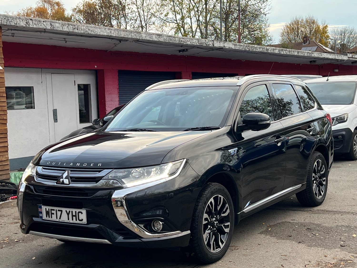 Used Mitsubishi Outlander 2017 for sale - 76480762: Photo 3