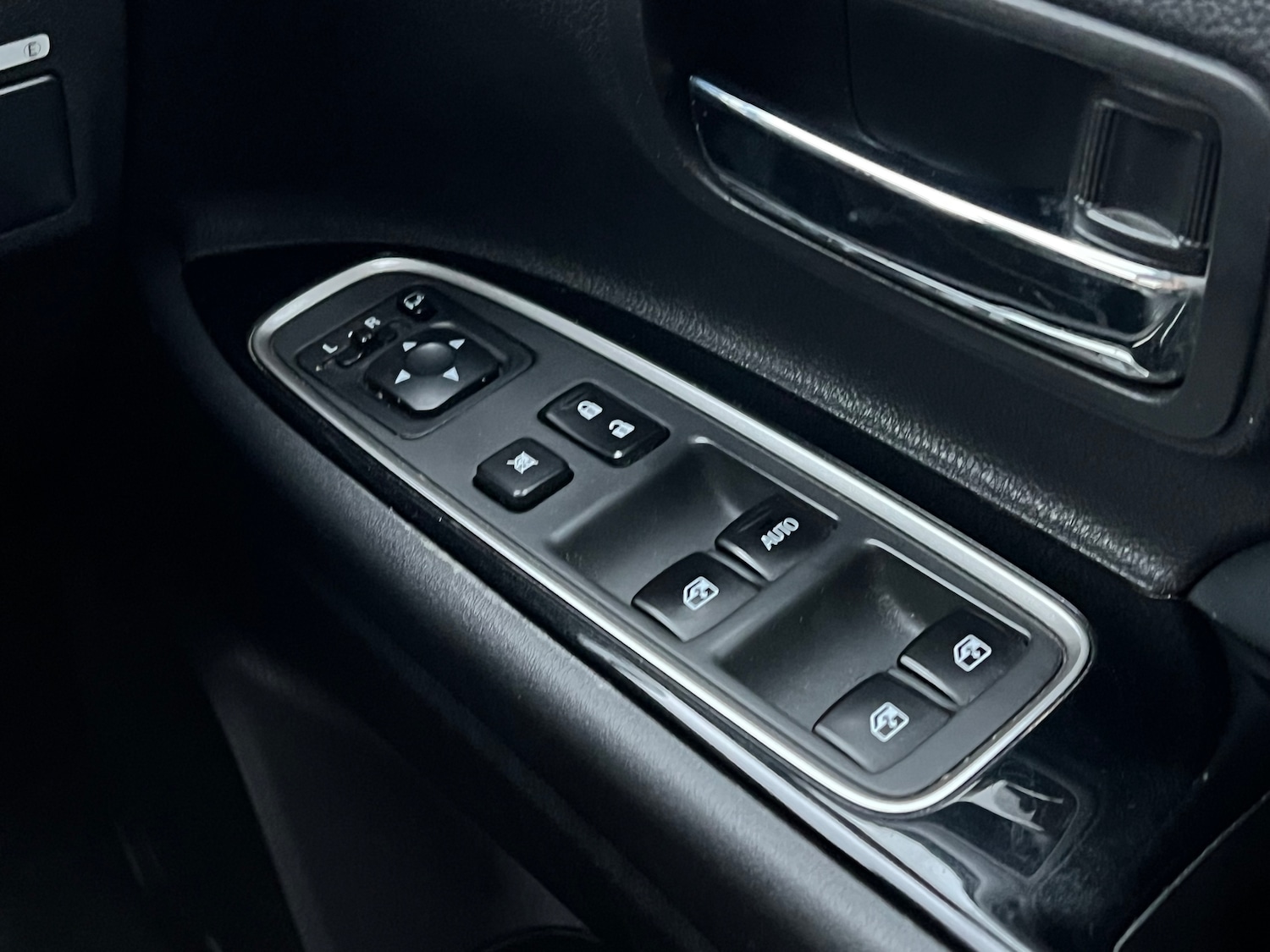 Used Mitsubishi Outlander 2017 for sale - 76480762: Photo 35