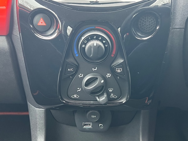 Used Toyota AYGO 2015 for sale - 74155518: Photo 26