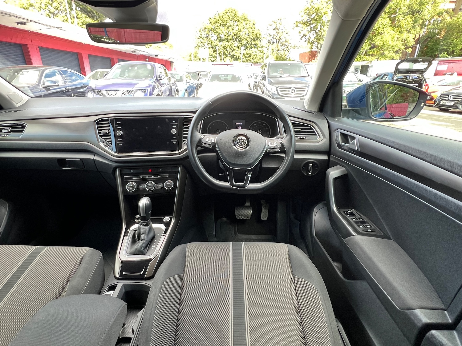 Used Volkswagen T-Roc 2019 for sale - 76030247: Photo 18