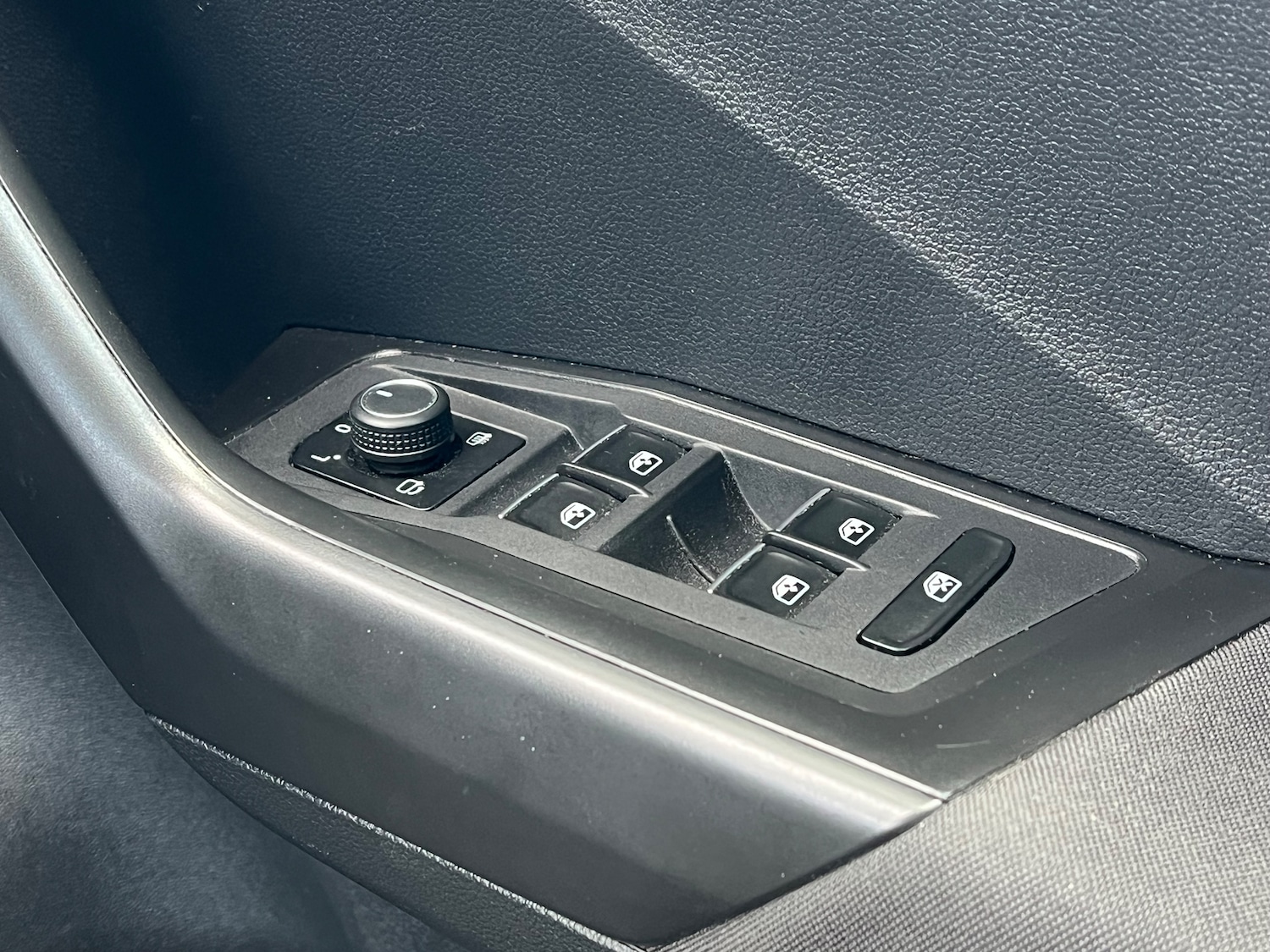 Used Volkswagen T-Roc 2019 for sale - 76030247: Photo 36