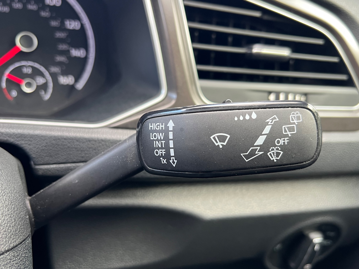 Used Volkswagen T-Roc 2019 for sale - 76030247: Photo 39