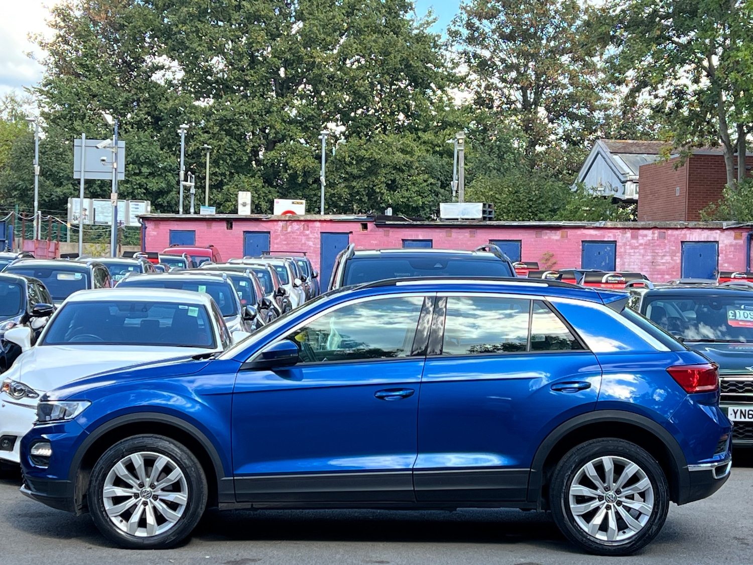 Used Volkswagen T-Roc 2019 for sale - 76030247: Photo 4