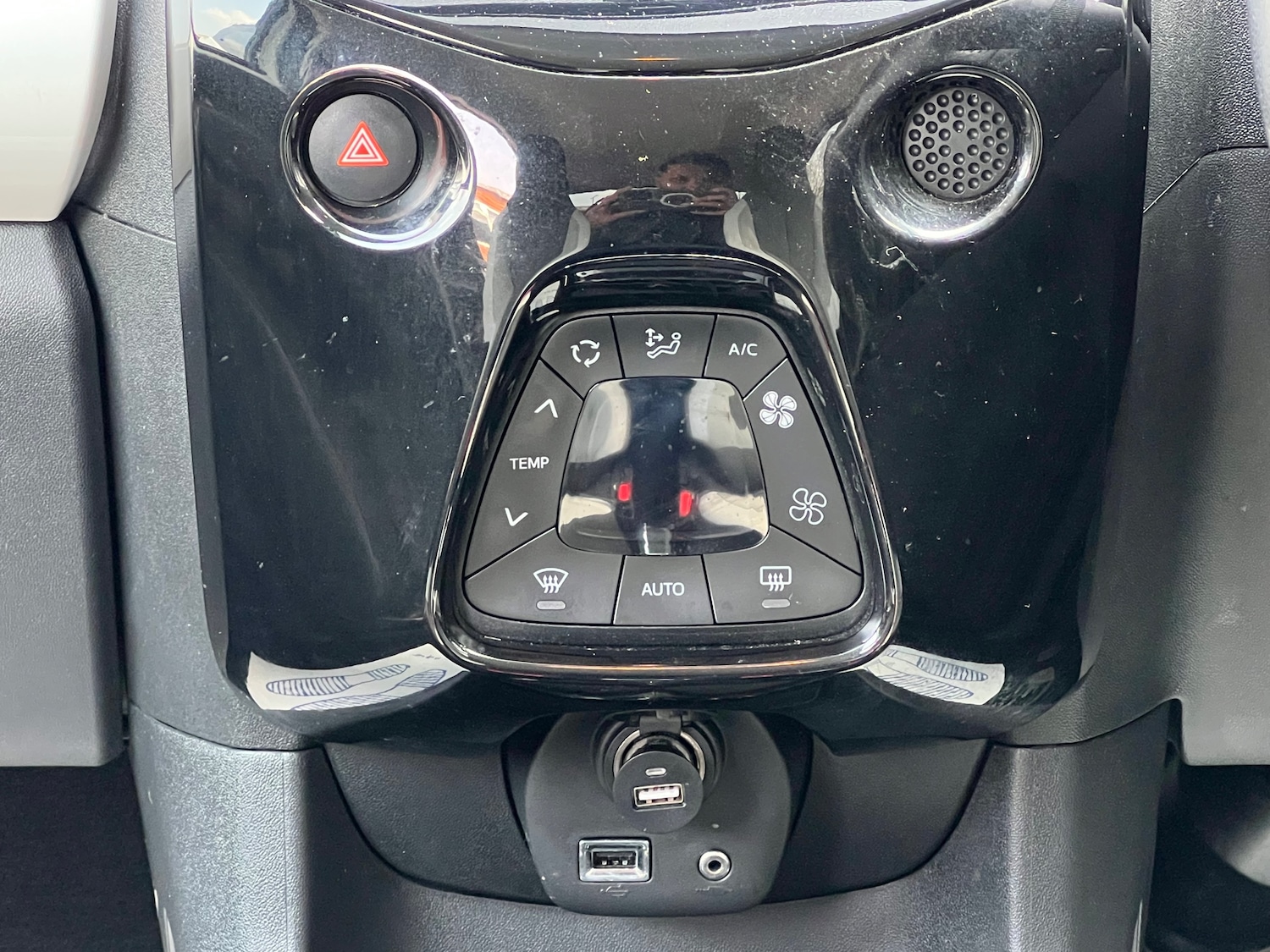 Used Toyota AYGO 2018 for sale - 77989845: Photo 23