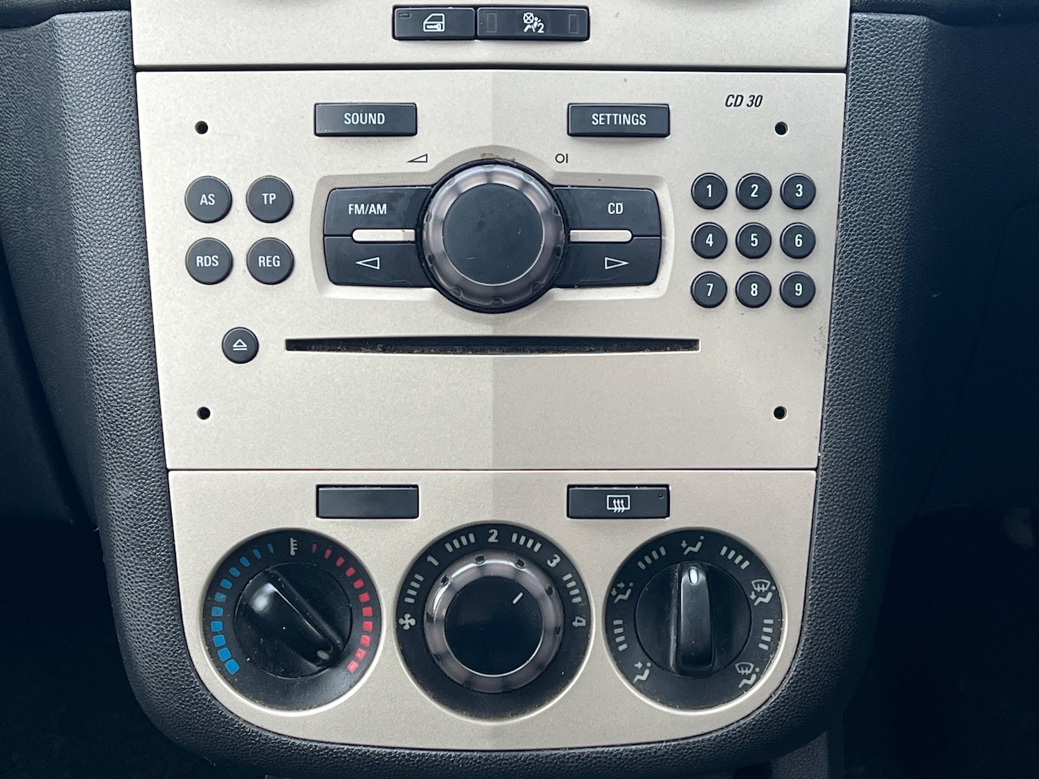 Used Vauxhall Corsa 2009 for sale - 77820089: Photo 24