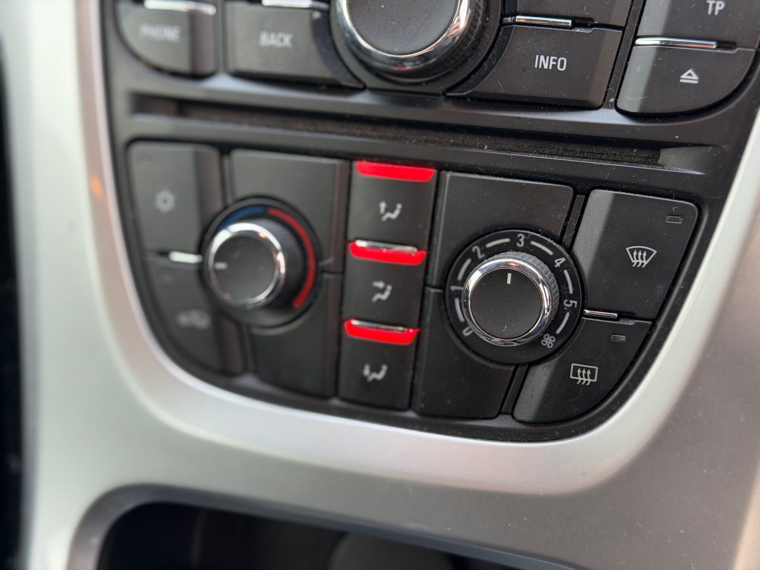 Used Vauxhall Astra 2013 for sale - 77707953: Photo 22