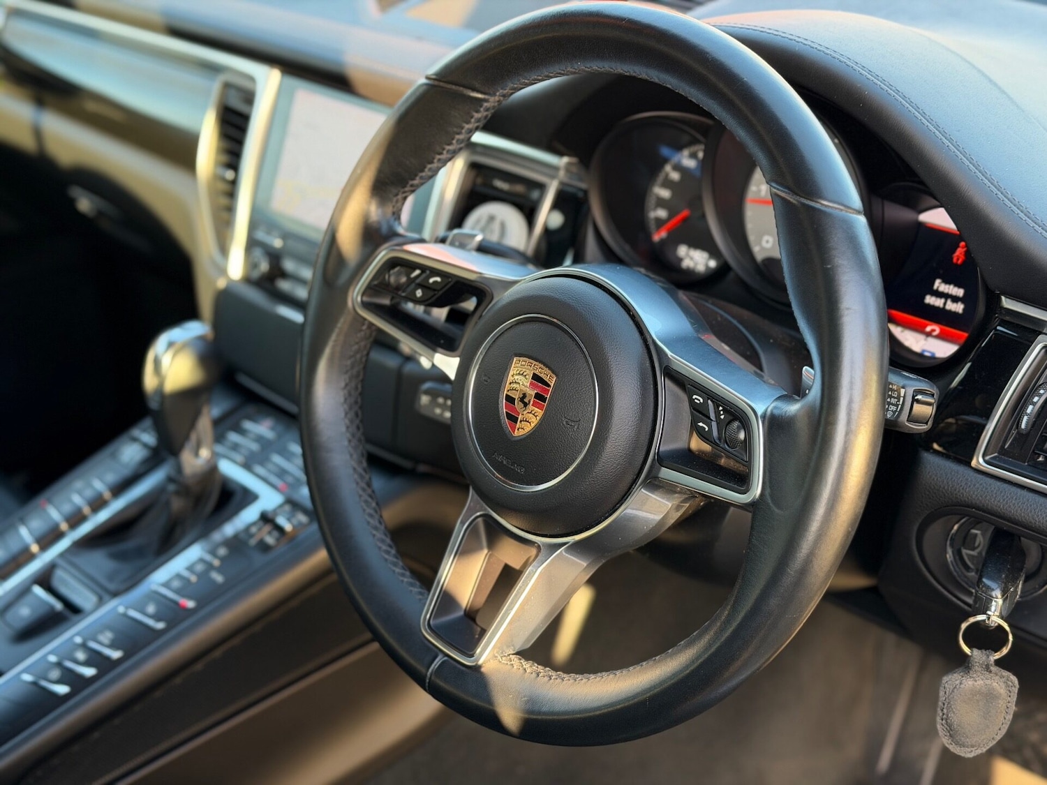 Used Porsche Macan 2016 for sale - 76919856: Photo 19