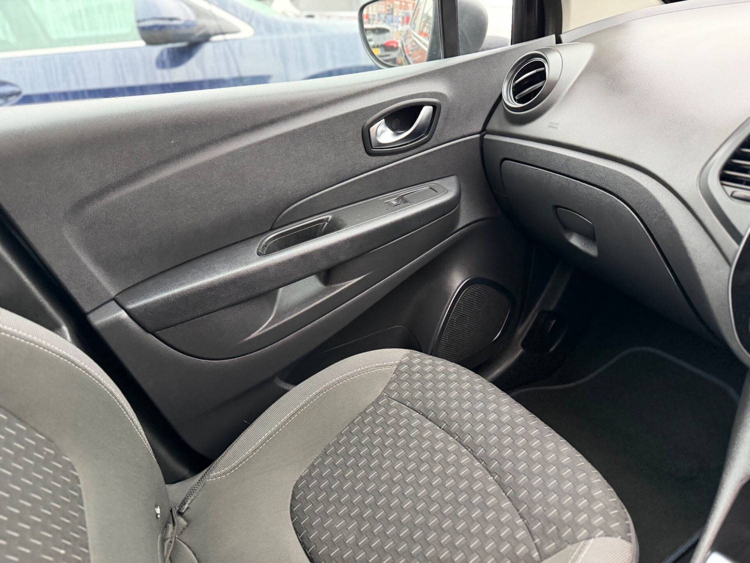 Used Renault Captur 2018 for sale - 77211358: Photo 24