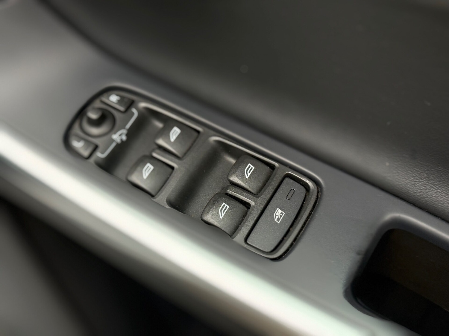 Used Volvo XC60 2015 for sale - 76532280: Photo 18