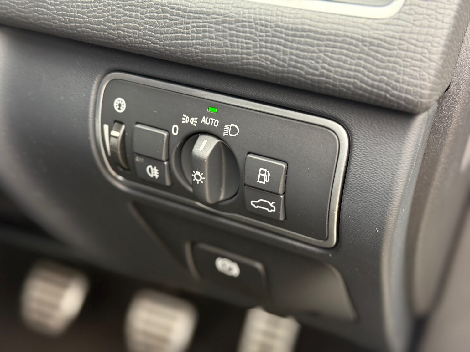 Used Volvo XC60 2015 for sale - 76532280: Photo 19