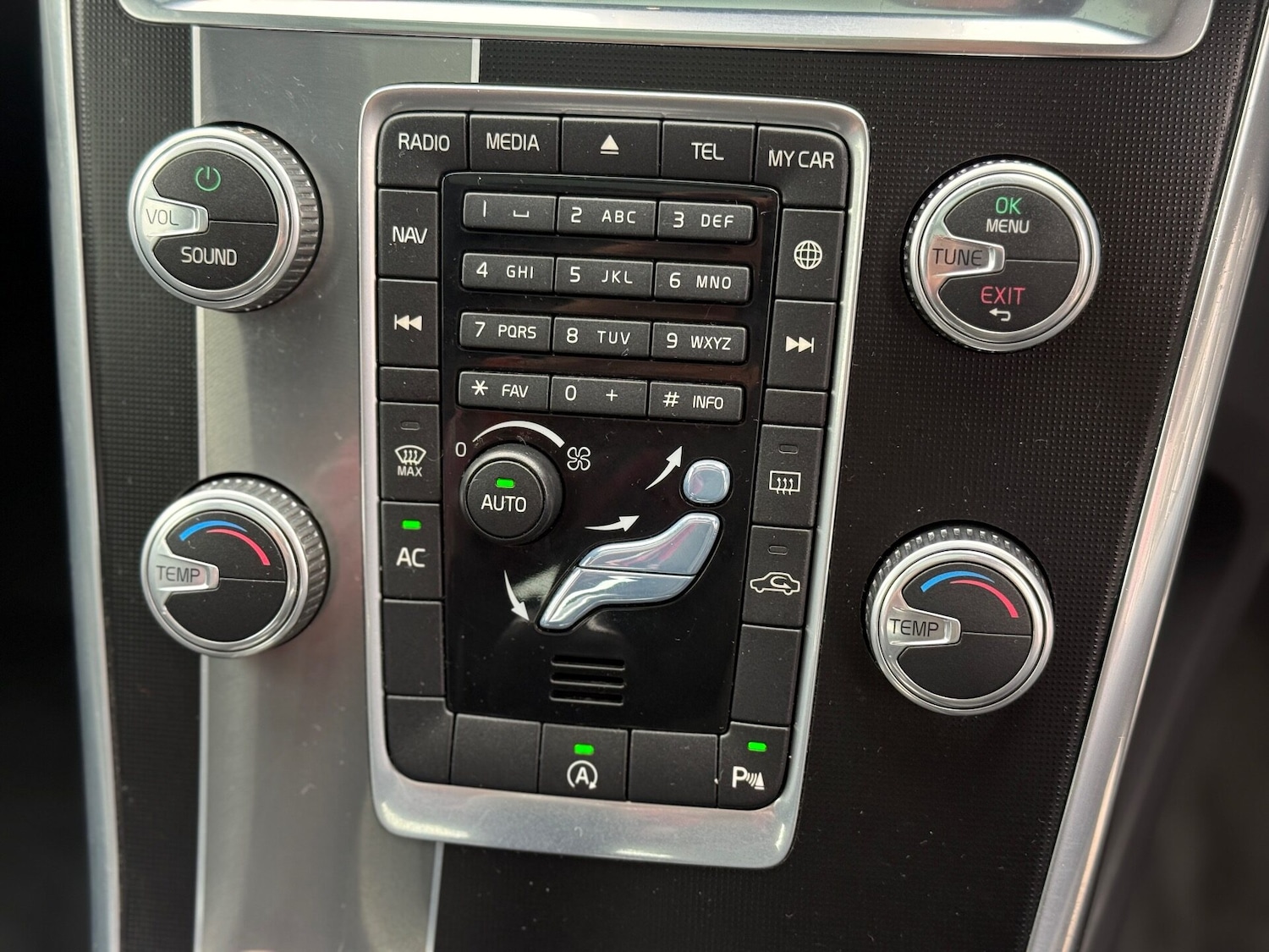 Used Volvo XC60 2015 for sale - 76532280: Photo 25