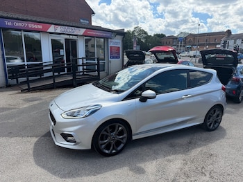 Used Ford Fiesta 2018 for sale - 79038623: Photo