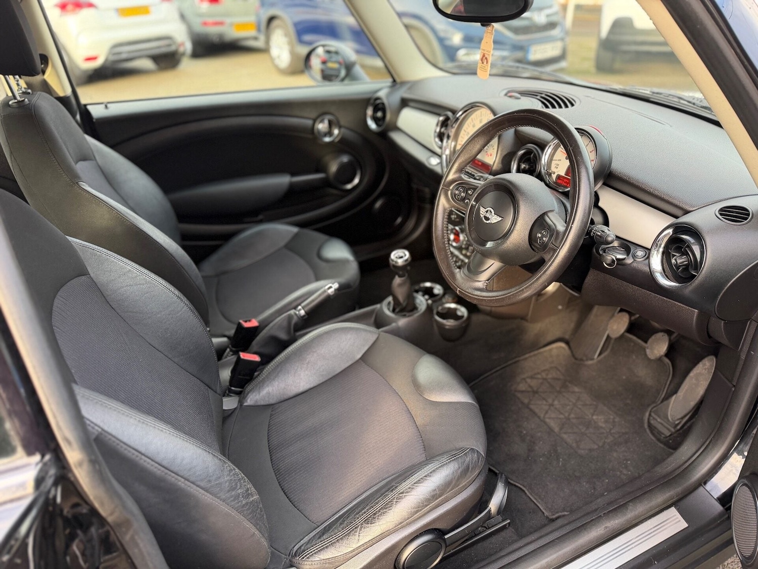 Used MINI Hatch 2011 for sale - 76859939: Photo 11