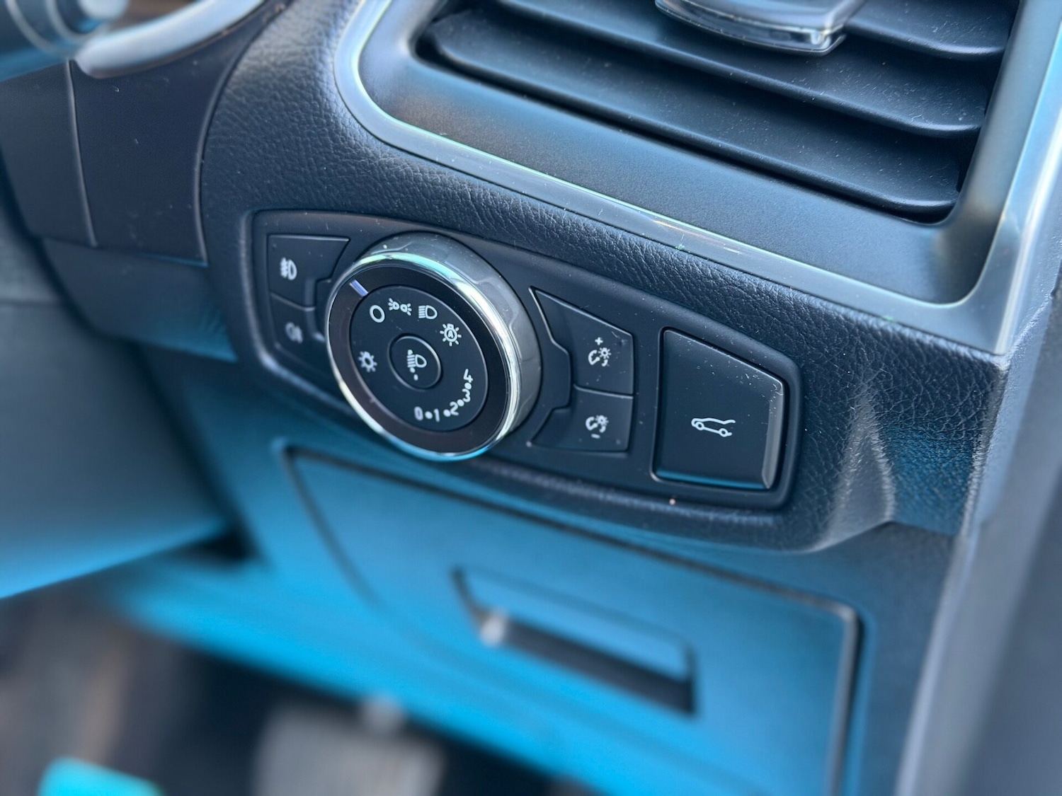 Used Ford Edge 2017 for sale - 76919854: Photo 19