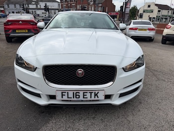 Used Jaguar XE 2016 for sale - 79038622: Photo