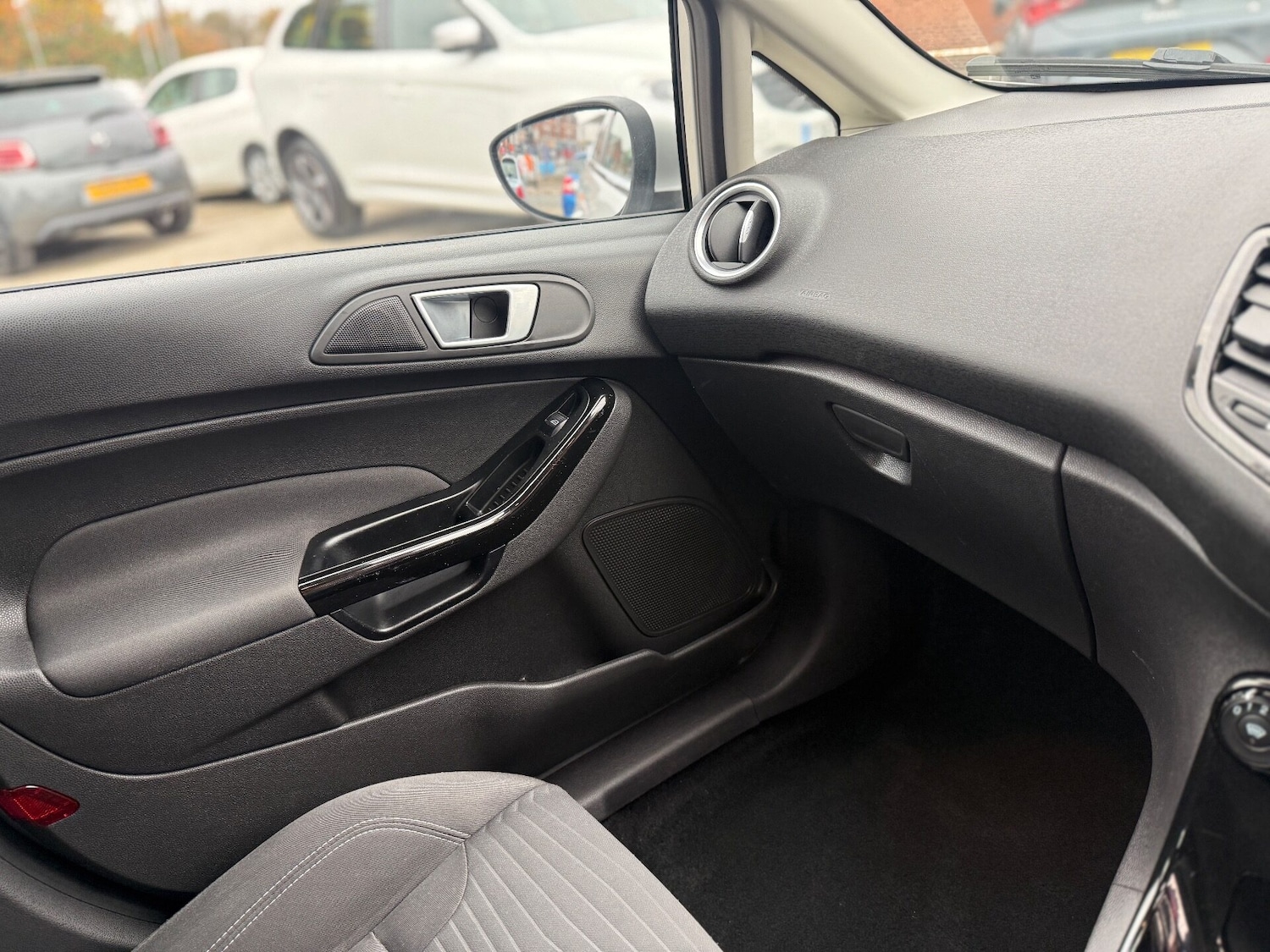 Used Ford Fiesta 2013 for sale - 76331177: Photo 24