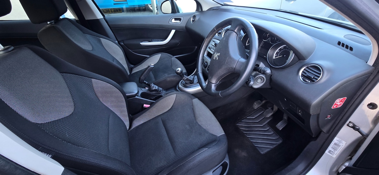 Used Peugeot 308 2011 for sale - 77662575: Photo 7