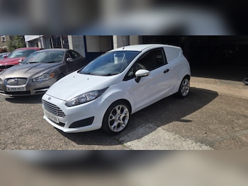 Used Ford Fiesta 2015 for sale - 79469253: Photo