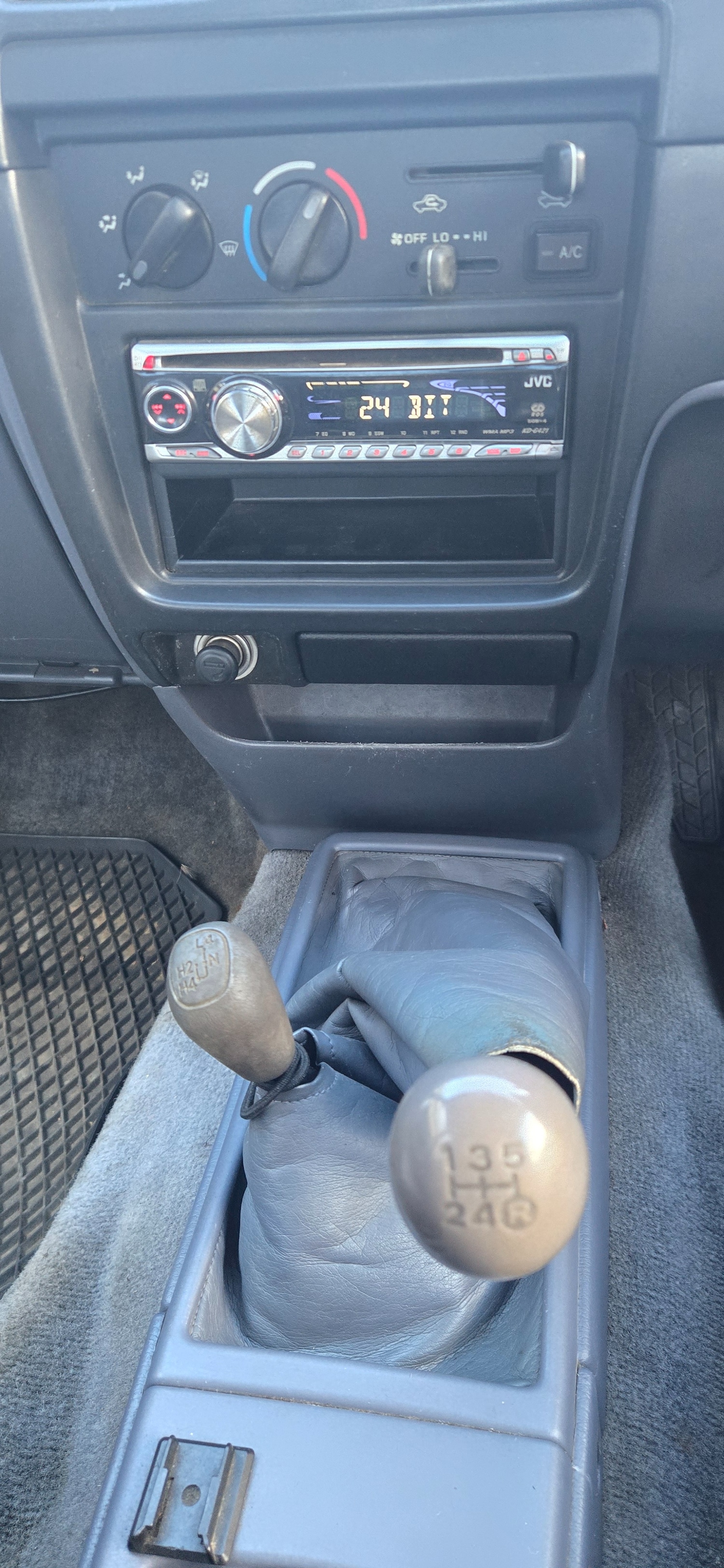 Used Toyota Hilux 2003 for sale - 77533616: Photo 9