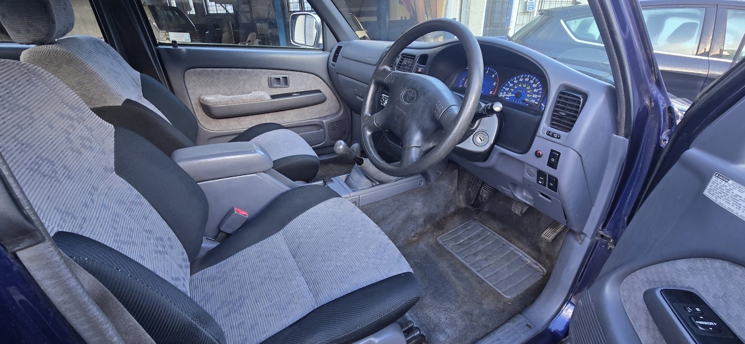 Used Toyota Hilux 2003 for sale - 77233780: Photo 10
