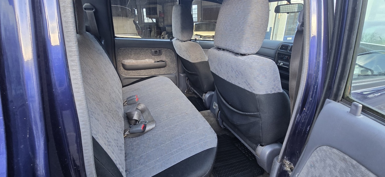 Used Toyota Hilux 2003 for sale - 77233780: Photo 11