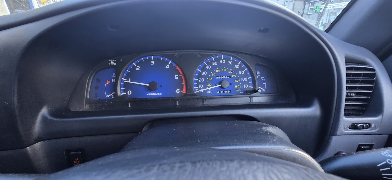 Used Toyota Hilux 2003 for sale - 77233780: Photo 7