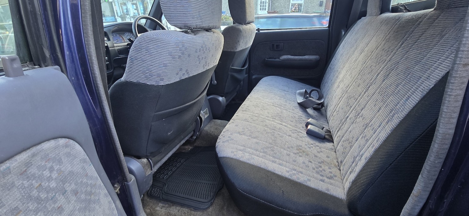 Used Toyota Hilux 2003 for sale - 77233780: Photo 9