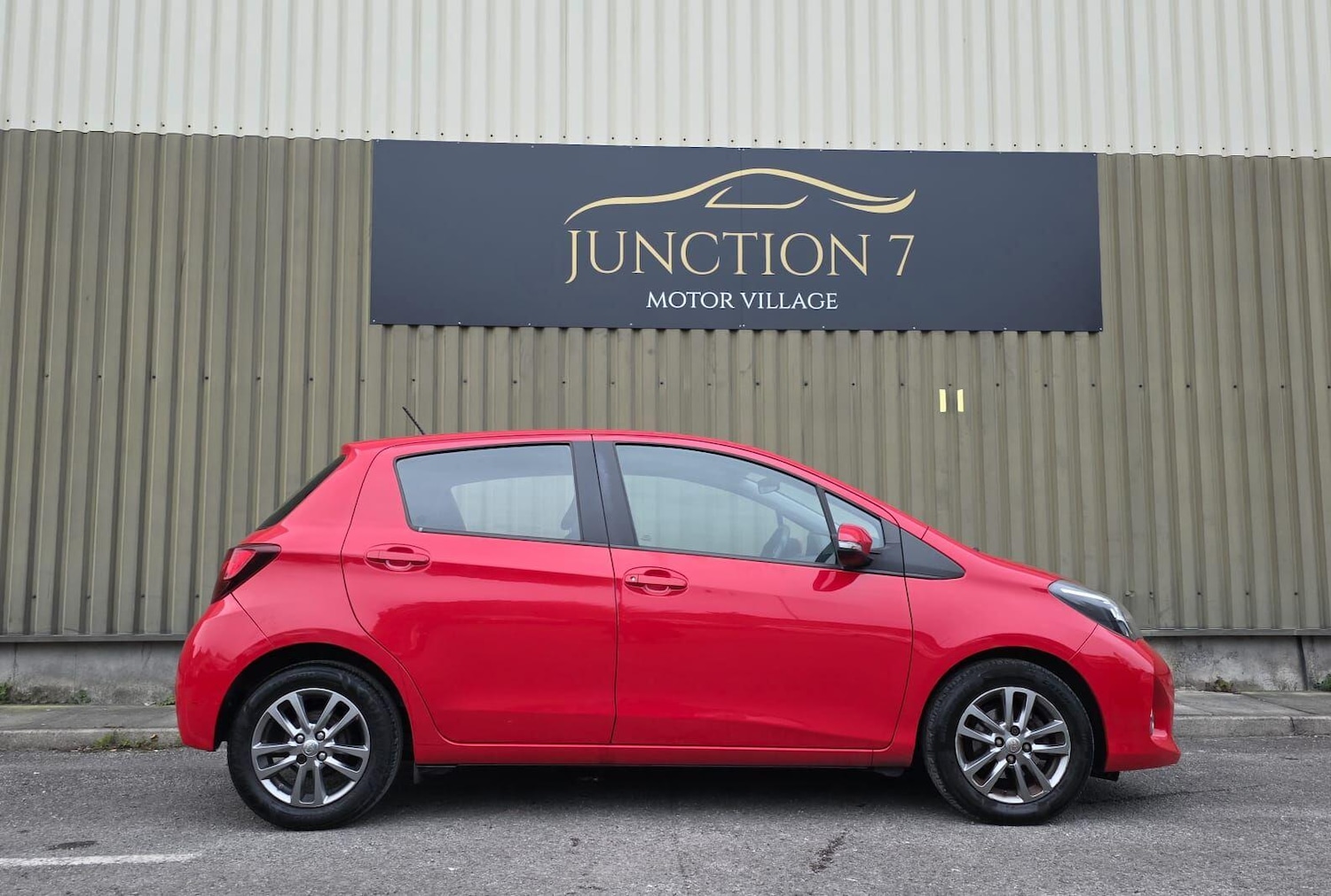 Used Toyota Yaris 2015 for sale - 76314873: Photo 11