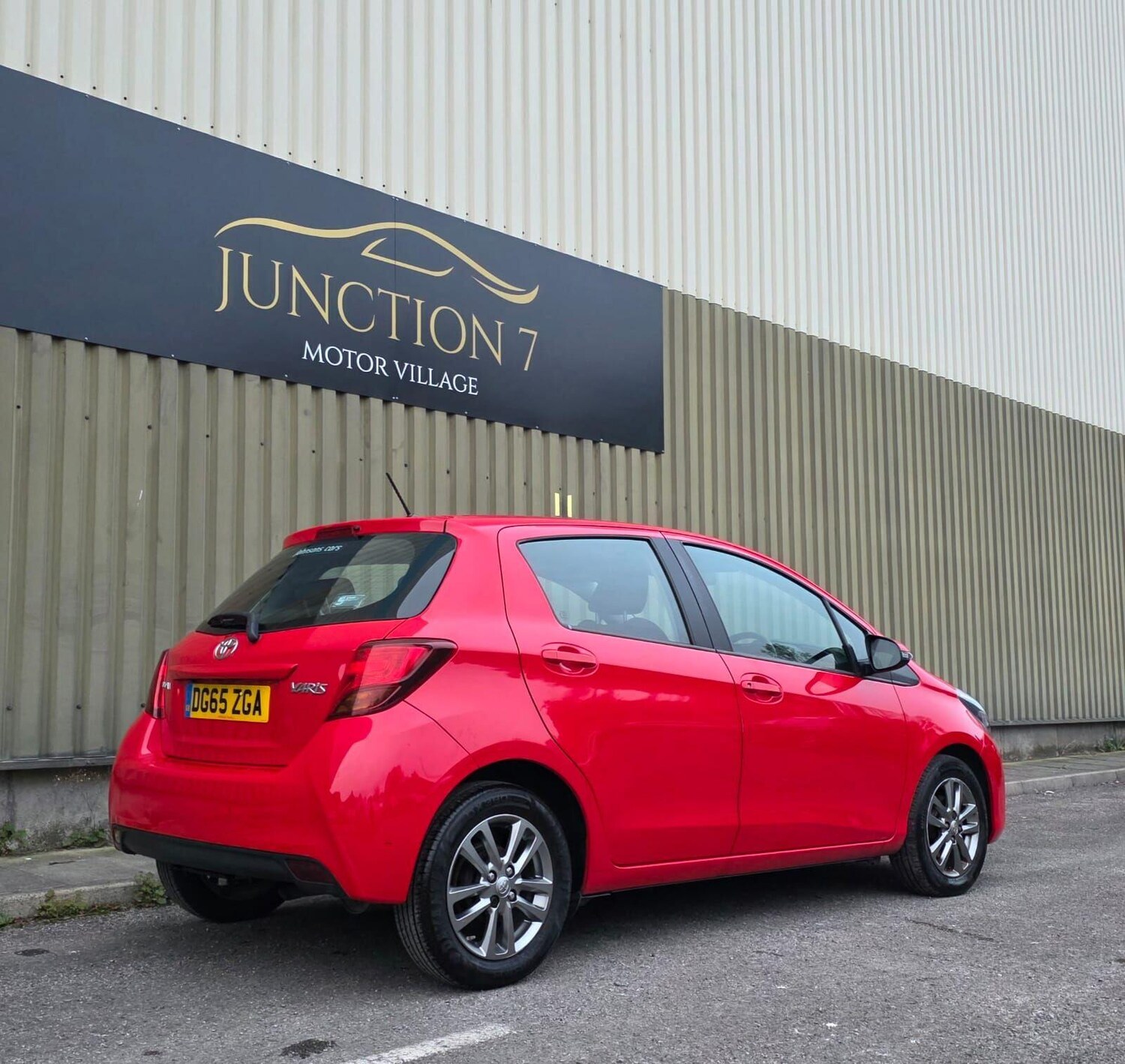 Used Toyota Yaris 2015 for sale - 76314873: Photo 12