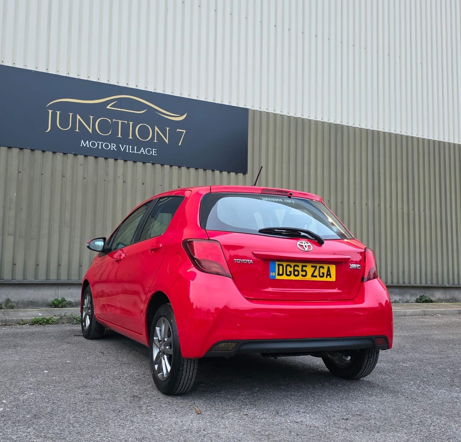 Used Toyota Yaris 2015 for sale - 76314873: Photo 16