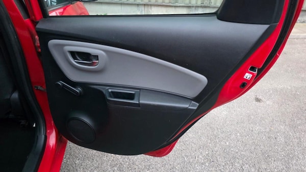 Used Toyota Yaris 2015 for sale - 76314873: Photo 16