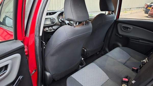 Used Toyota Yaris 2015 for sale - 76314873: Photo 18