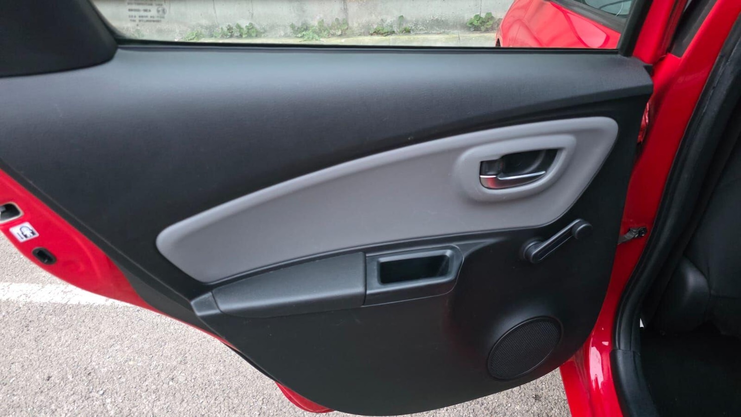 Used Toyota Yaris 2015 for sale - 76314873: Photo 21