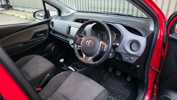 Used Toyota Yaris 2015 for sale - 76314873: Photo 26