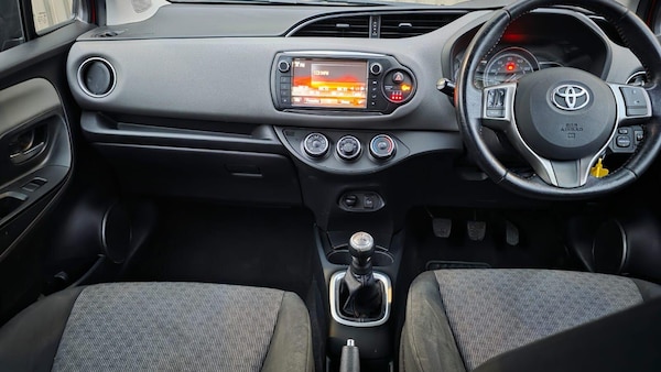 Used Toyota Yaris 2015 for sale - 76314873: Photo 28