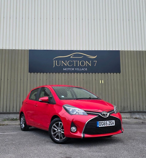 Used Toyota Yaris 2015 for sale - 76314873: Photo 2