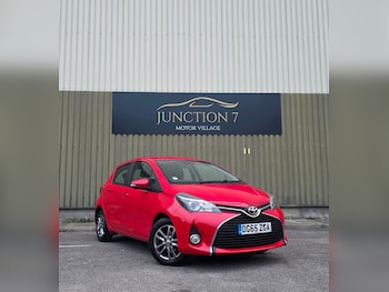 Used Toyota Yaris 2015 for sale - 76314873: Photo 2