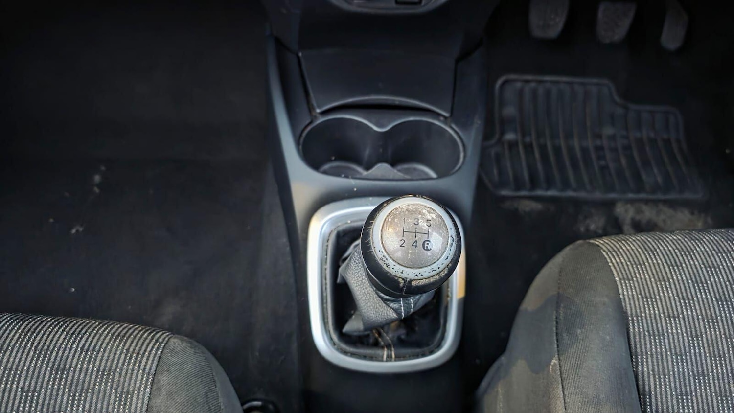 Used Toyota Yaris 2015 for sale - 76314873: Photo 34