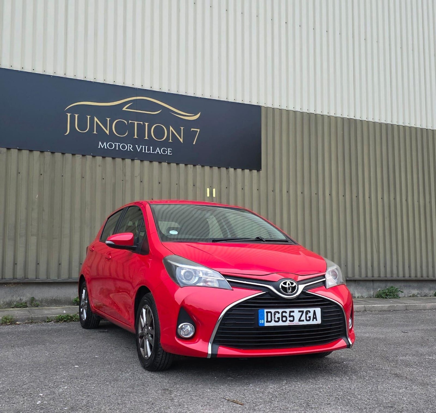 Used Toyota Yaris 2015 for sale - 76314873: Photo 5
