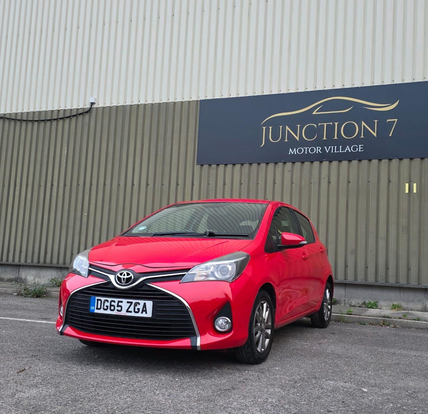 Used Toyota Yaris 2015 for sale - 76314873: Photo 6