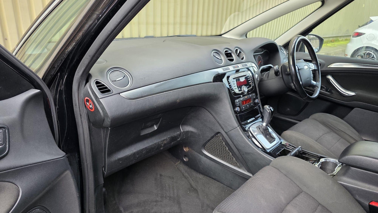 Used Ford S-Max 2011 for sale - 77315374: Photo 24